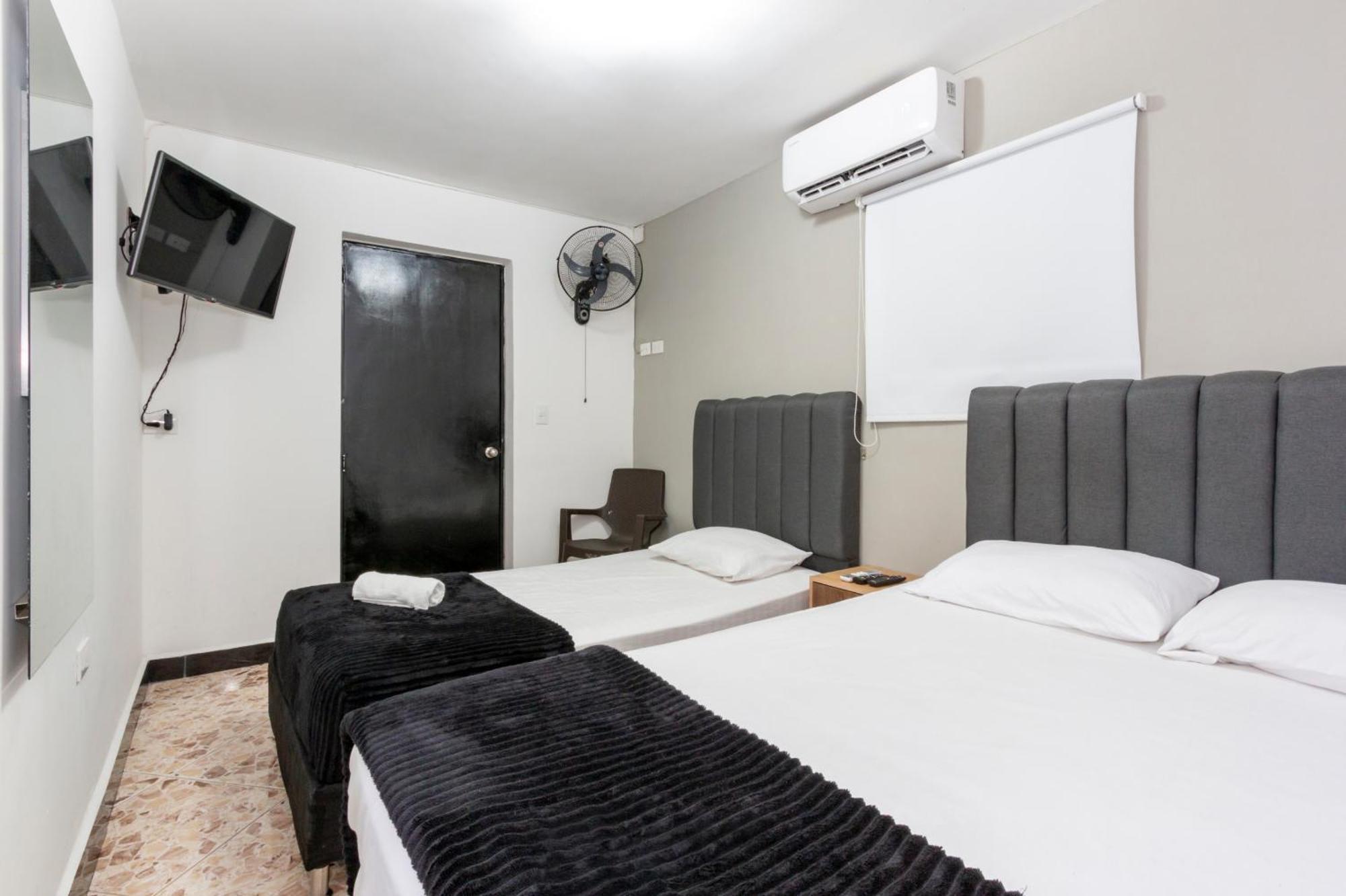 Hotel De Leon Estadio Медельин Экстерьер фото