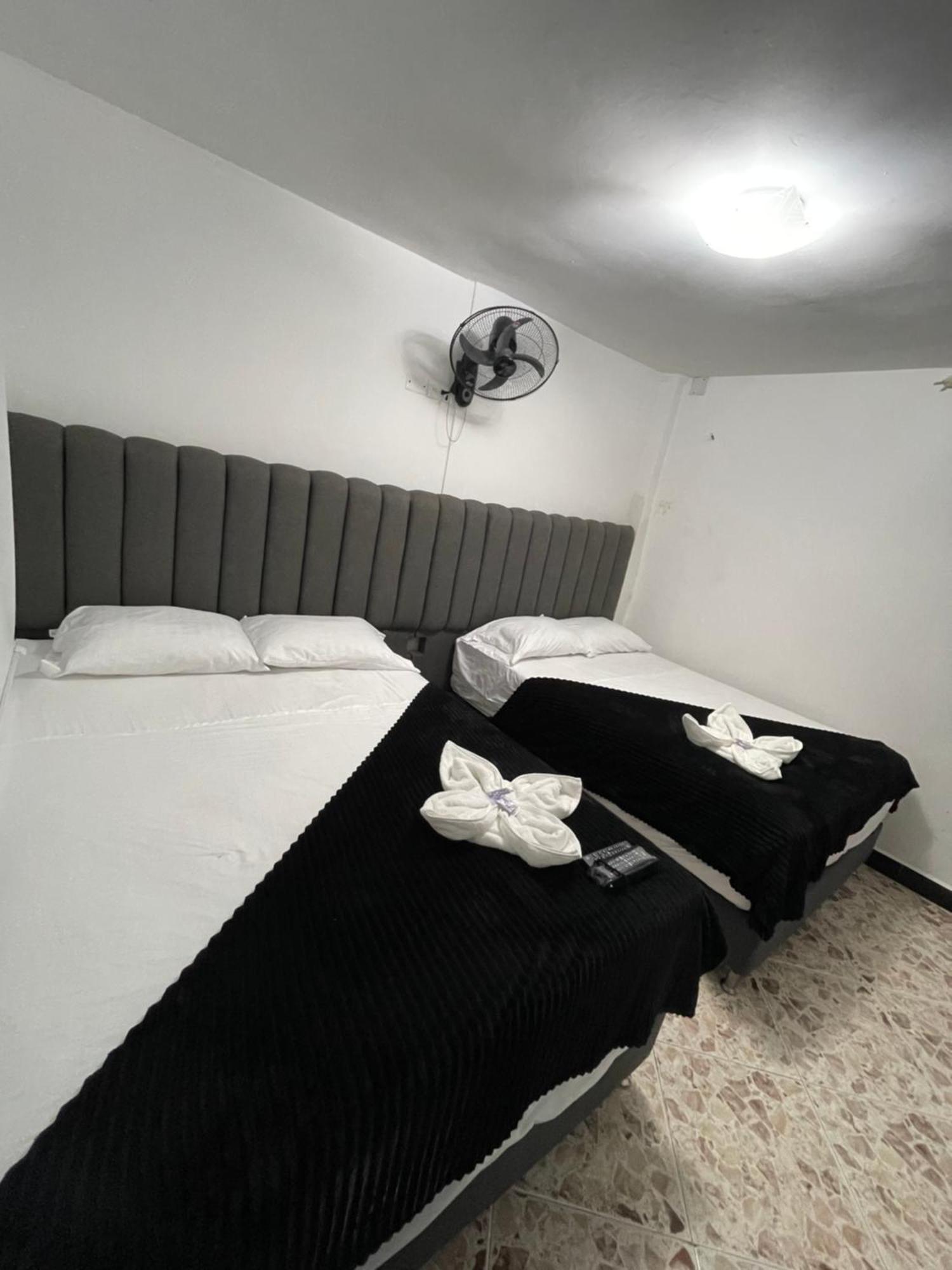 Hotel De Leon Estadio Медельин Экстерьер фото